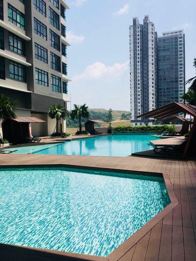 Conezion IOI Putrajaya  Appartement Buitenkant foto